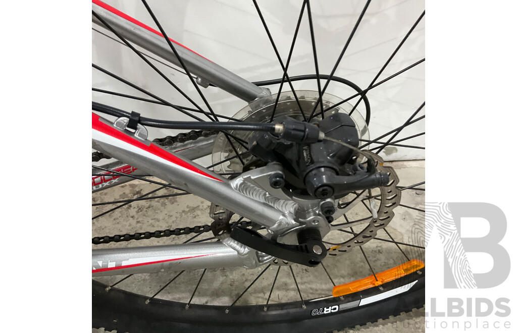 Giant Boulder Bike - Size M - ALUXX 6000 Series Butted Tubing