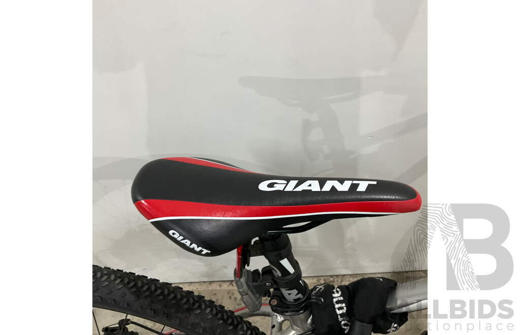 Giant Boulder Bike - Size M - ALUXX 6000 Series Butted Tubing