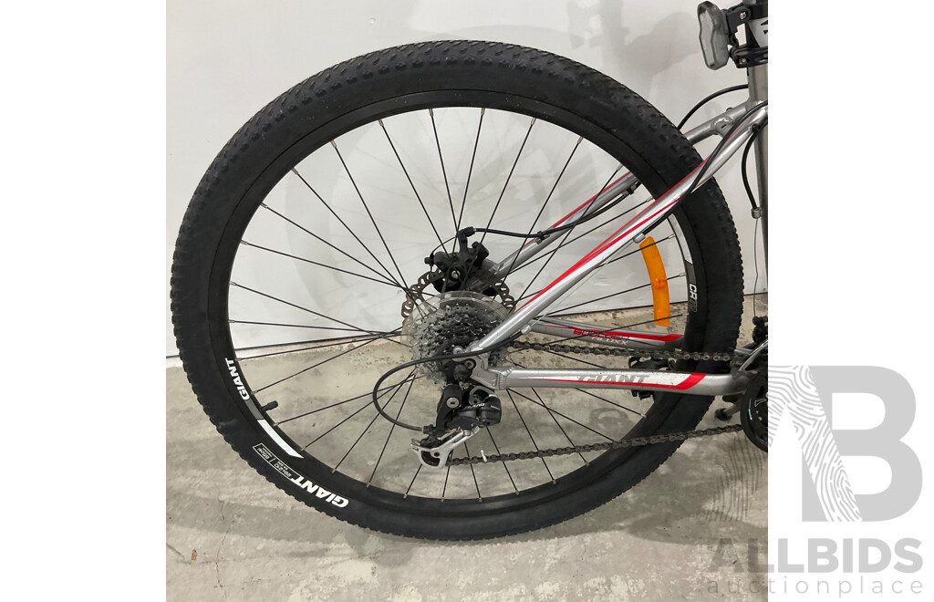 Giant Boulder Bike - Size M - ALUXX 6000 Series Butted Tubing