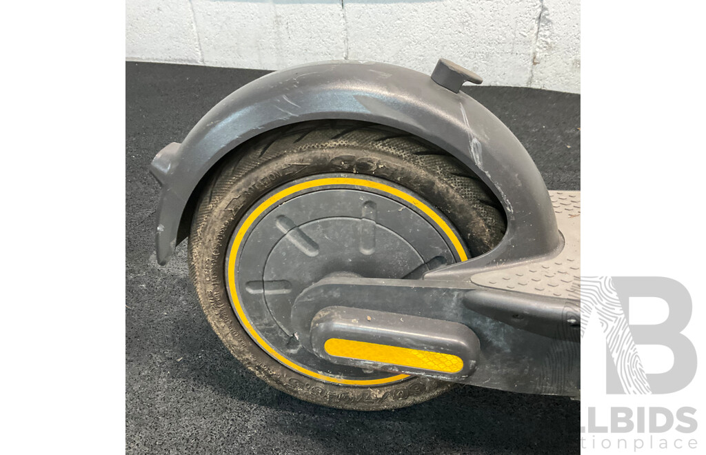 Ninebot Kickscooter MAX