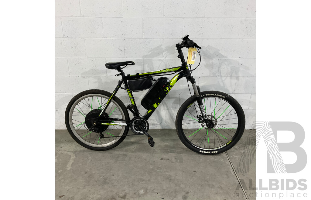 TRINX Majestic M136 E-bike