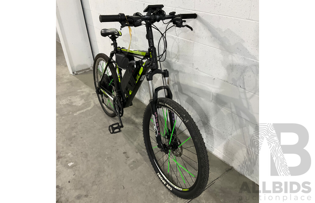 TRINX Majestic M136 E-bike