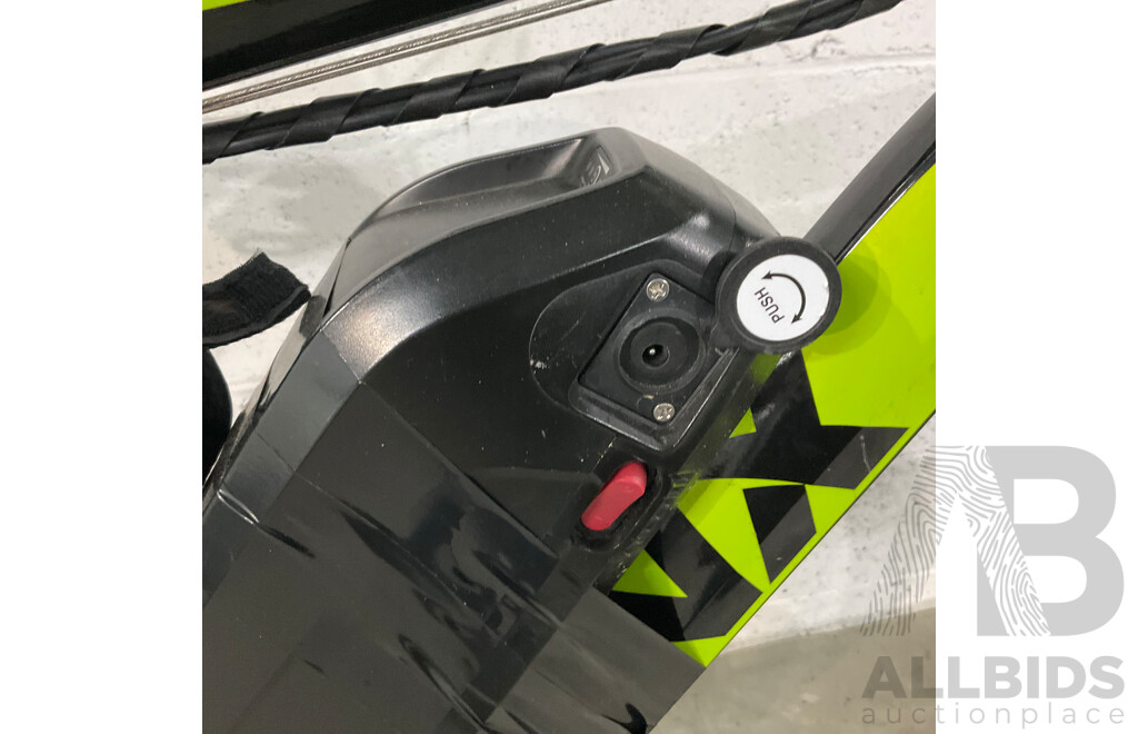 TRINX Majestic M136 E-bike