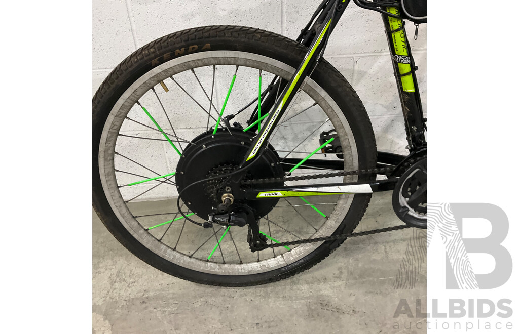 TRINX Majestic M136 E-bike