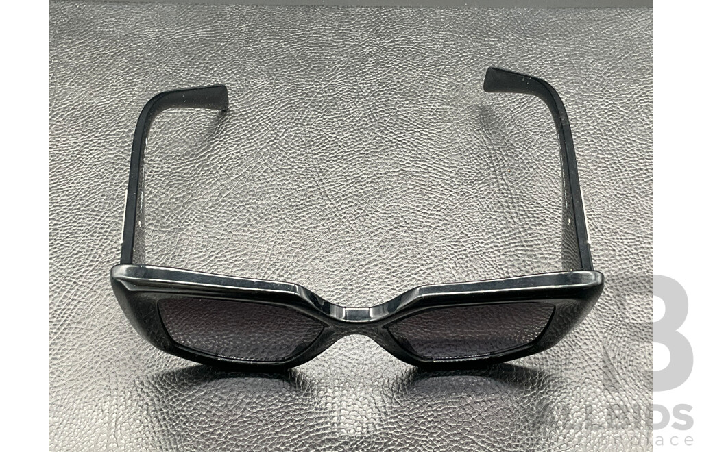 Symbole Oversize Frame (SPR14Z) Sunglasses Branded PRADA