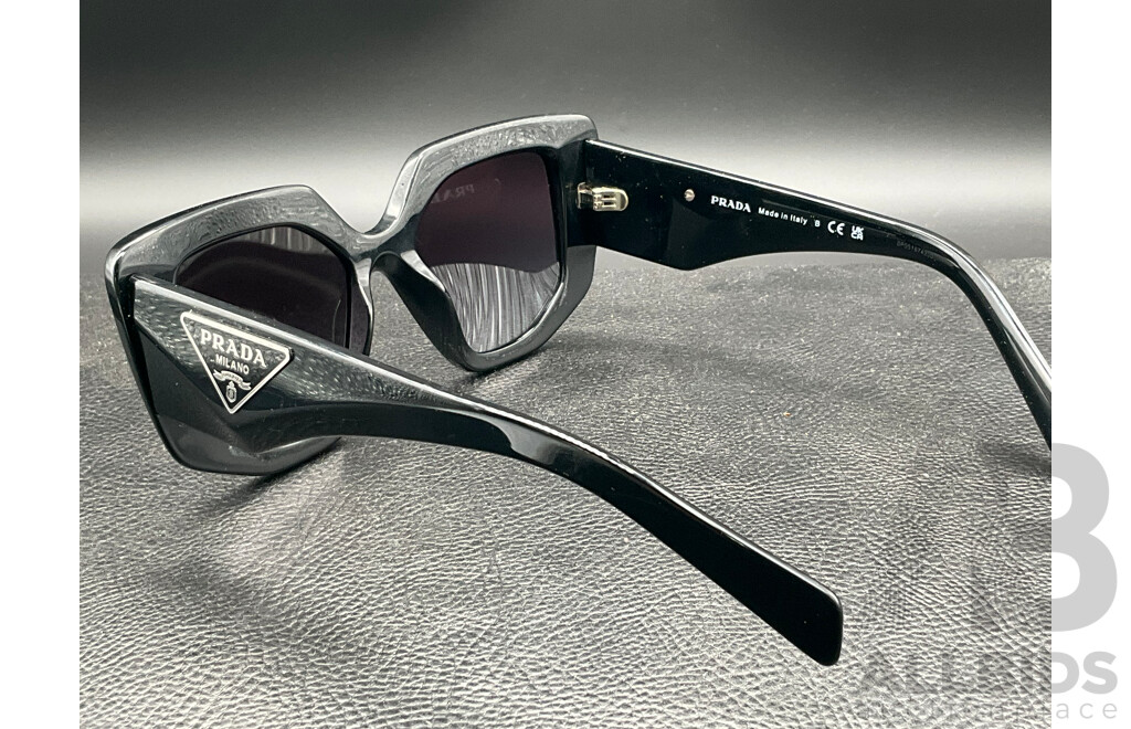Symbole Oversize Frame (SPR14Z) Sunglasses Branded PRADA