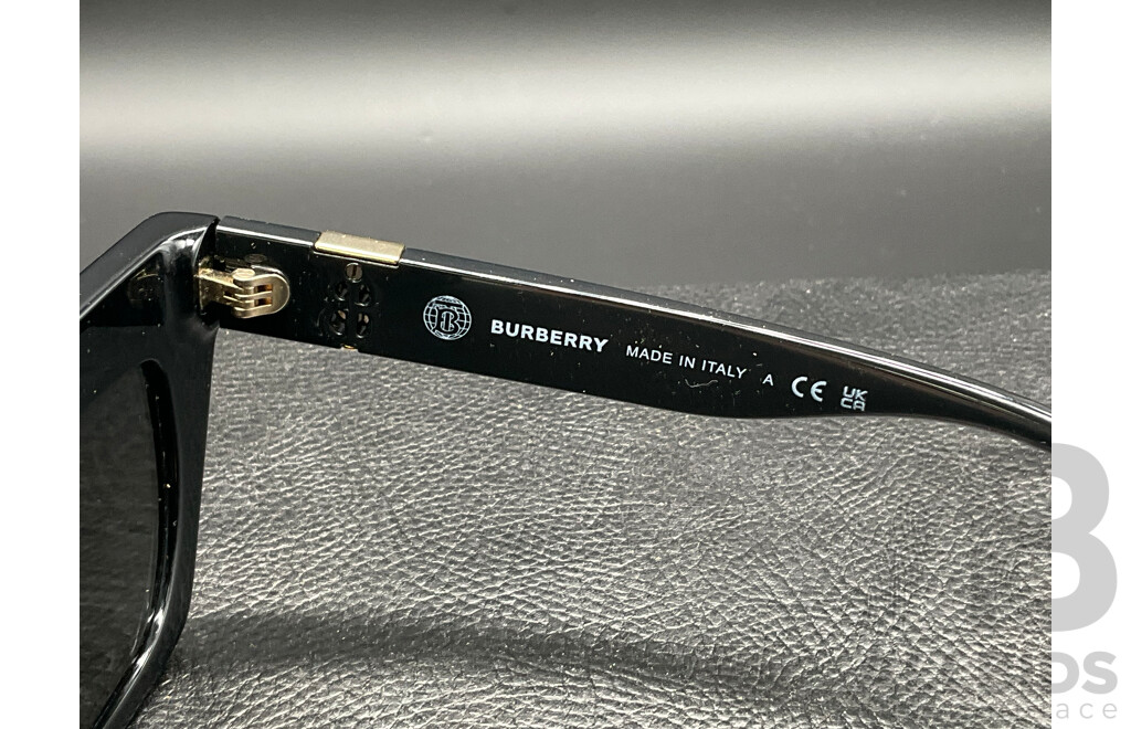 Cat Eye in Black Plastic with Dark Grey Bio-polyamide Lenses (B4405) Sunglasses Branded BURBERRY