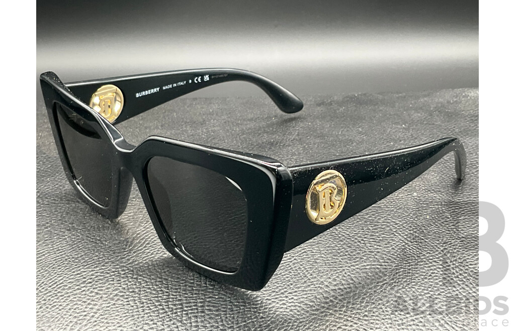 Daisy (B4344) in Black Acetate with Dark Grey Lenses Sunglasses Branded BURBERRY