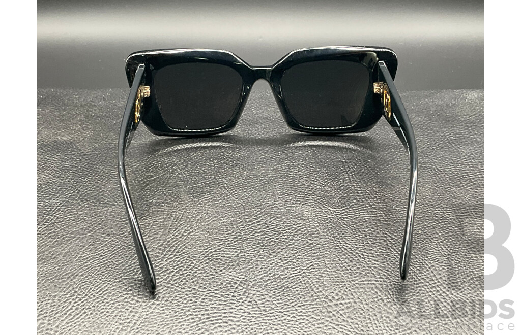 Daisy (B4344) in Black Acetate with Dark Grey Lenses Sunglasses Branded BURBERRY