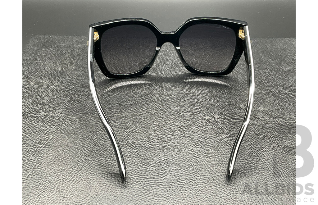 Square Frame (GG1300S) Sunglasses Branded GUCCI