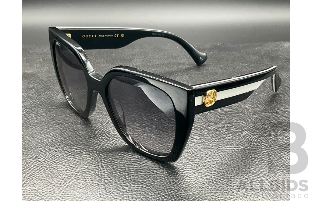 Square Frame (GG1300S) Sunglasses Branded GUCCI