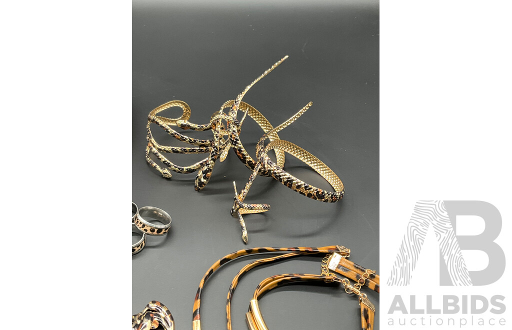 Assorted Costume Jewellery - Lot of 20