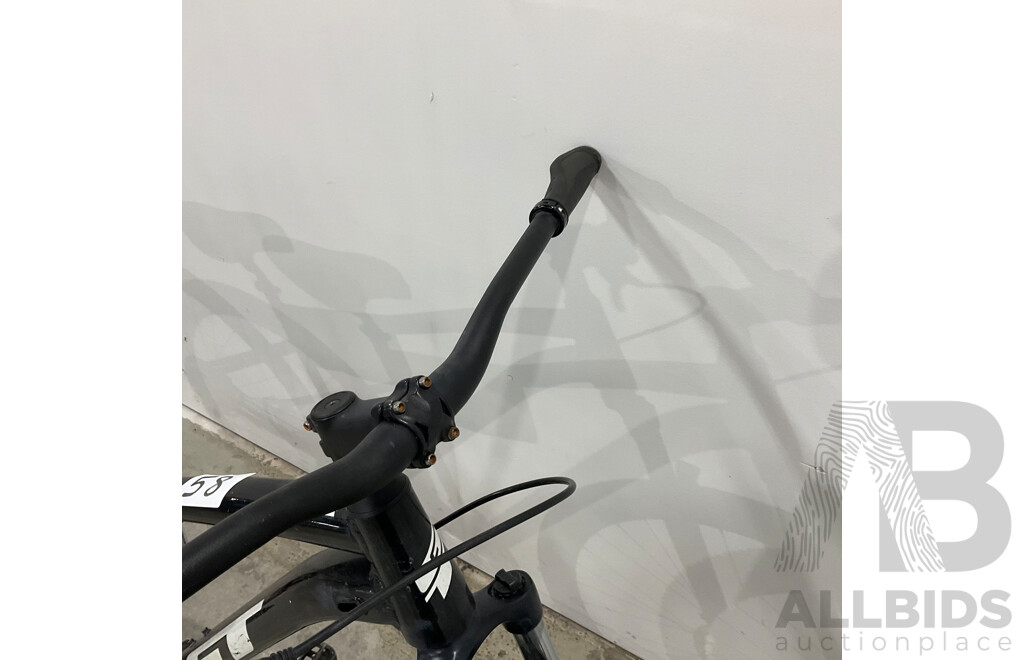 GT Avalanche Black Bike