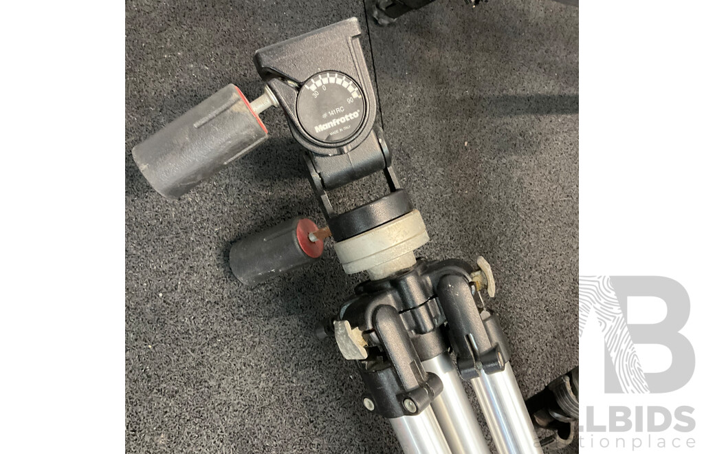 Collection of Camera Tripods, Including Models From HAMA, SOLIDEX Adn VANGUARD - Lot of 7