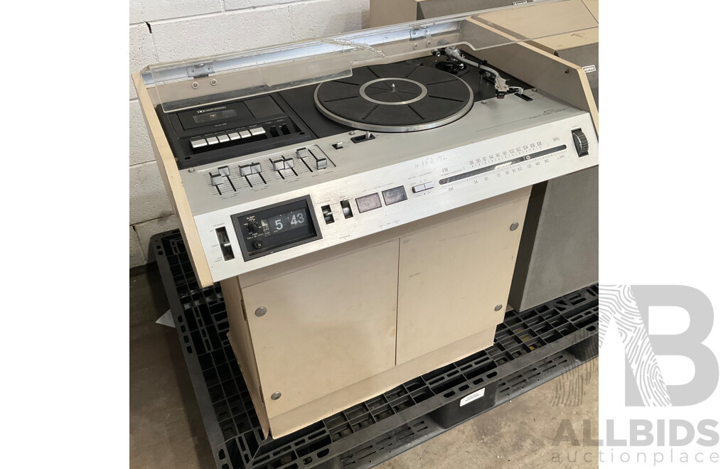 Vintage Sanyo DCW S17K S  Quadraphonic Stereo System (2 Speakers)