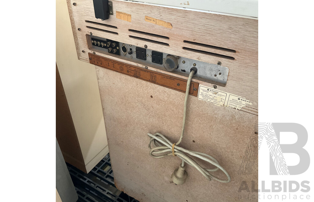 Vintage Sanyo DCW S17K S  Quadraphonic Stereo System (2 Speakers)