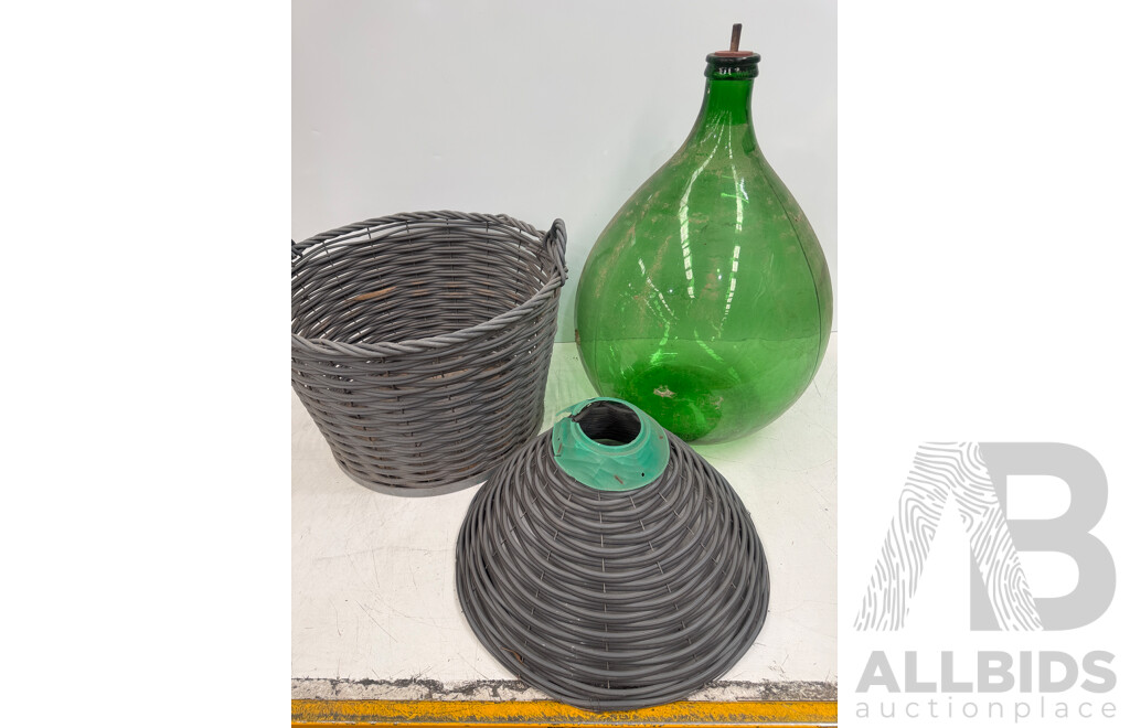 Villani Carboy 54 Litre Vintage Wine Flagon in Plastic Carry Basket