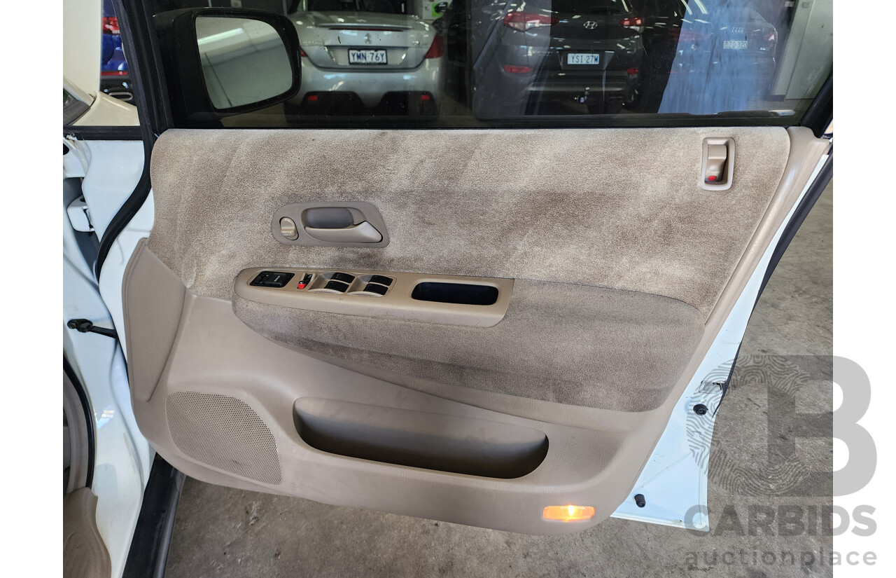 3/2003 Honda Odyssey (7 Seat) 4d Wagon White 2.3L