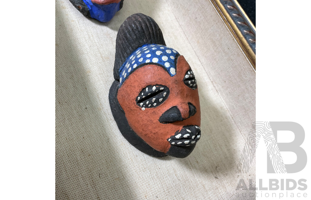 INMA GALLERY Set of Three Hand Carved Hand Painted Wooden African Style Tribal Masks, 51 x 24 Cm (frame)