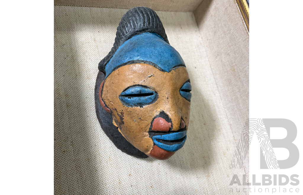 INMA GALLERY Set of Three Hand Carved Hand Painted Wooden African Style Tribal Masks, 51 x 24 Cm (frame)