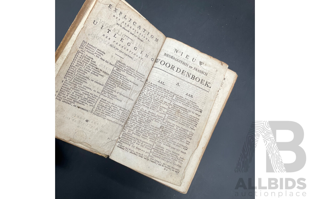 Dictionnaire Portafit Fransoic & Hollandois, Publishe in Dorderecht in 1715