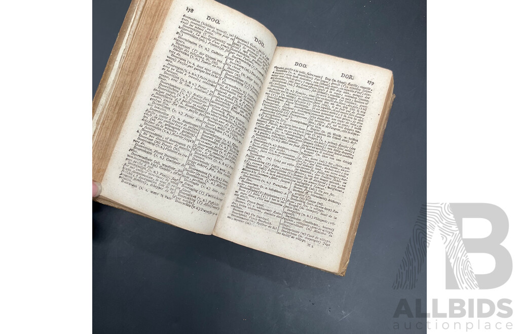 Dictionnaire Portafit Fransoic & Hollandois, Publishe in Dorderecht in 1715