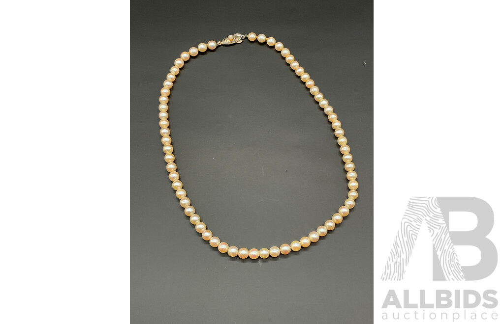 Vintage MITSUKO Cultured Pearls Necklace