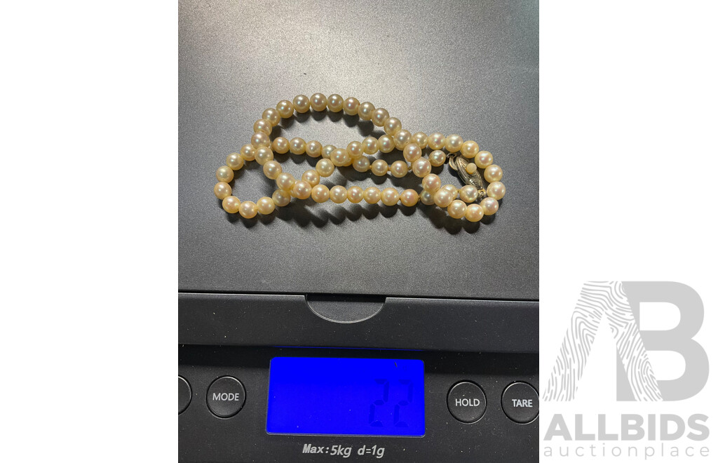 Vintage MITSUKO Cultured Pearls Necklace