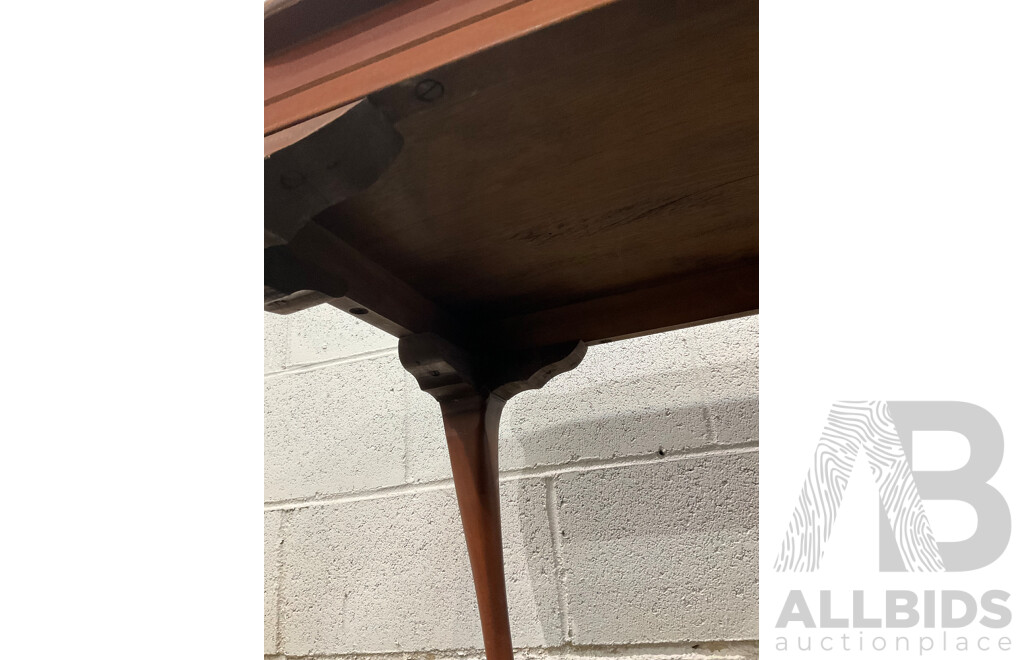 Queen Anne Style Mahogany Coffee or Side Table with Glass Top