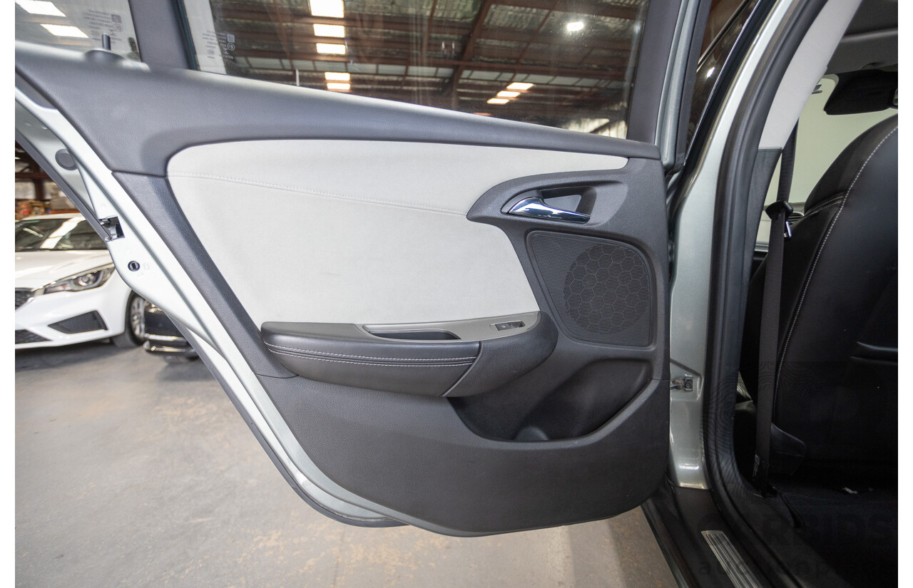 11/2013 Holden VF Calais V 4d Sedan Prussian Steel Metallic V6 3.6L