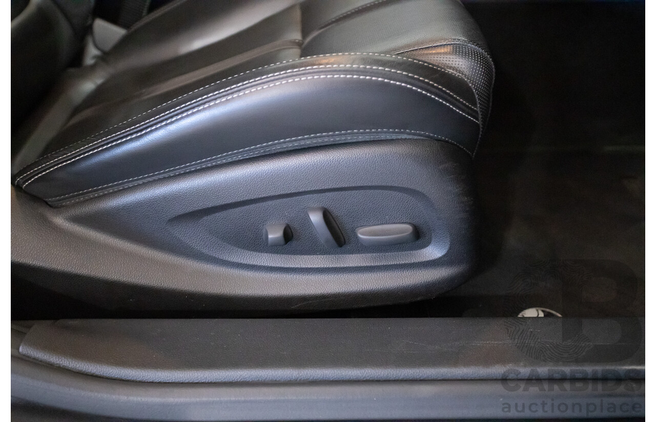 5/2016 Holden VF Commodore SS-V Redline Series 2 4d Sedan Phantom Black V8 6.2L