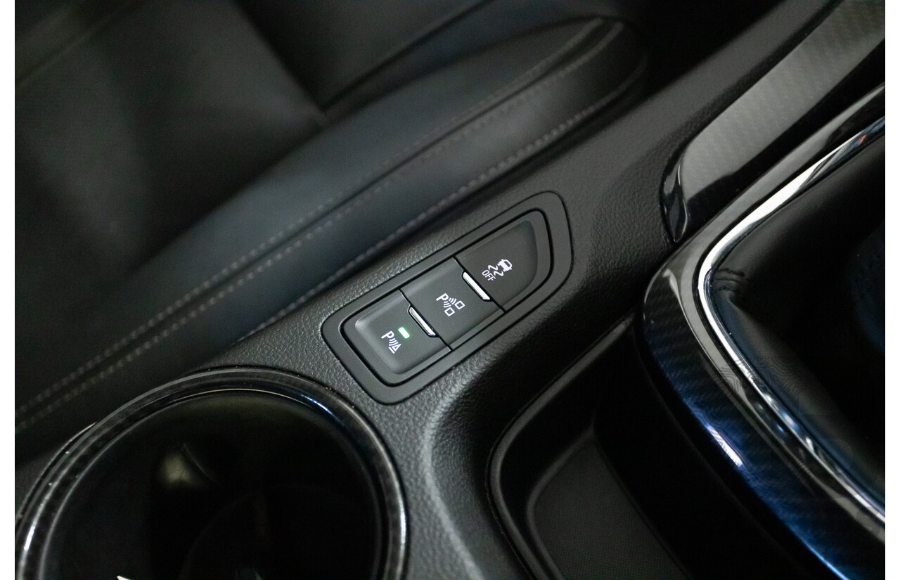 5/2016 Holden VF Commodore SS-V Redline Series 2 4d Sedan Phantom Black V8 6.2L