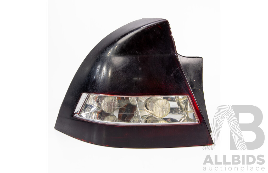 Holden Commodore VY Berlina & Calais & VZ Executive Tail-lights - Nightshaded