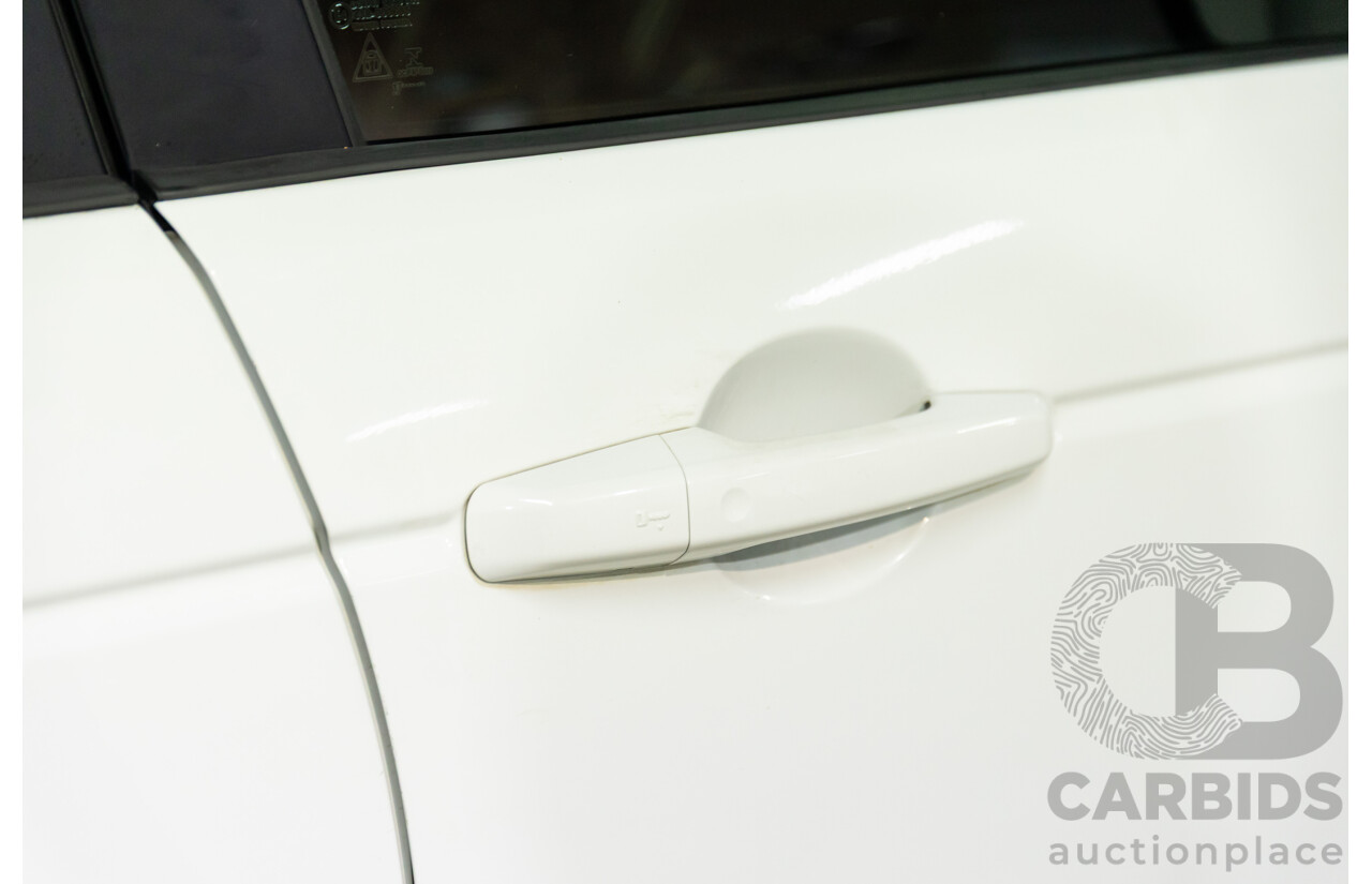 01/2018 Land Rover Discovery Sport Td4 HSE (132kW AWD) L550 MY18 4d Wagon Fuji White Turbo Diesel 2.0L - 7 Seater