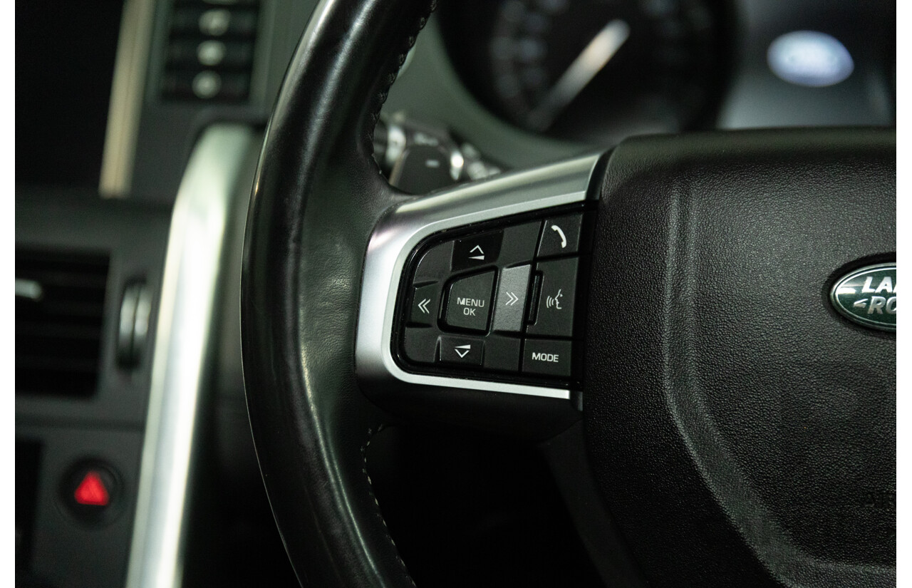 01/2018 Land Rover Discovery Sport Td4 HSE (132kW AWD) L550 MY18 4d Wagon Fuji White Turbo Diesel 2.0L - 7 Seater