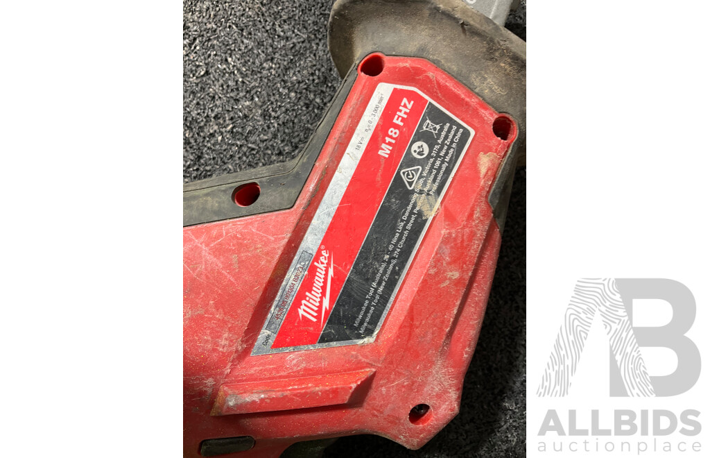 MILWAUKEE FUEL 18V Reciprocating Saw (M18 FHZ) and Compact Blower (M18 BBL) - Lot of 2