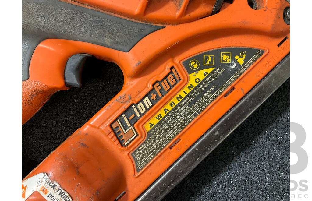 PASLODE Impulse Framemaster Framing Nailer with Two Bateries, Carry Case and Nails