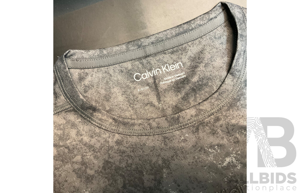 Calvin Klein Men's Apparel - Size S /M - Lot of 4