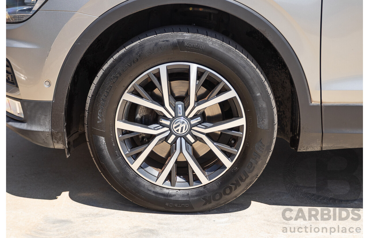 01/2017 Volkswagen Tiguan 110 TDI Comfortline (AWD) 5NA 4D Wagon Tungsten Silver Metallic Turbo Diesel 2.0L