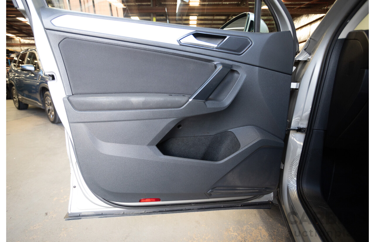 01/2017 Volkswagen Tiguan 110 TDI Comfortline (AWD) 5NA 4D Wagon Tungsten Silver Metallic Turbo Diesel 2.0L