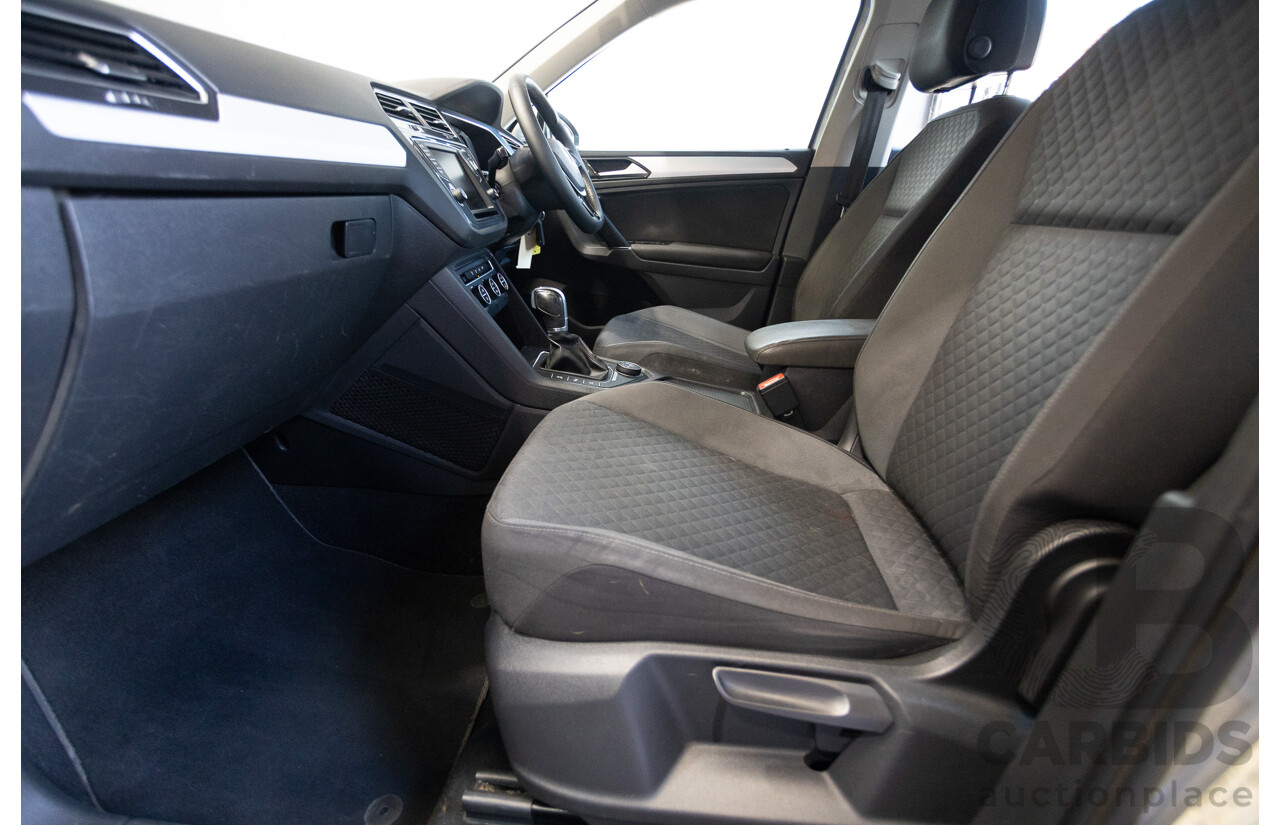 01/2017 Volkswagen Tiguan 110 TDI Comfortline (AWD) 5NA 4D Wagon Tungsten Silver Metallic Turbo Diesel 2.0L