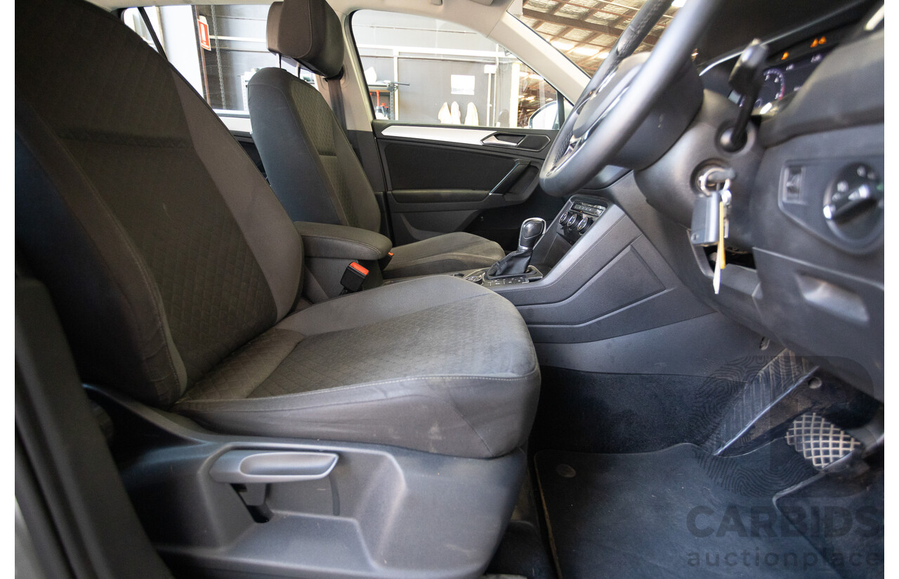 01/2017 Volkswagen Tiguan 110 TDI Comfortline (AWD) 5NA 4D Wagon Tungsten Silver Metallic Turbo Diesel 2.0L