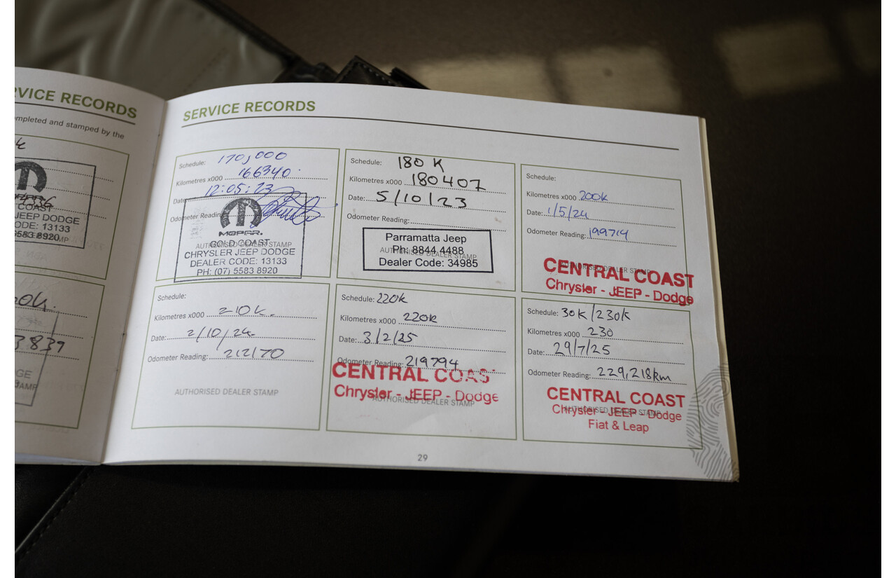 11/2014 Jeep Grand Cherokee Overland (4x4) WK MY15 4D Wagon Silver Turbo Diesel 3.0L