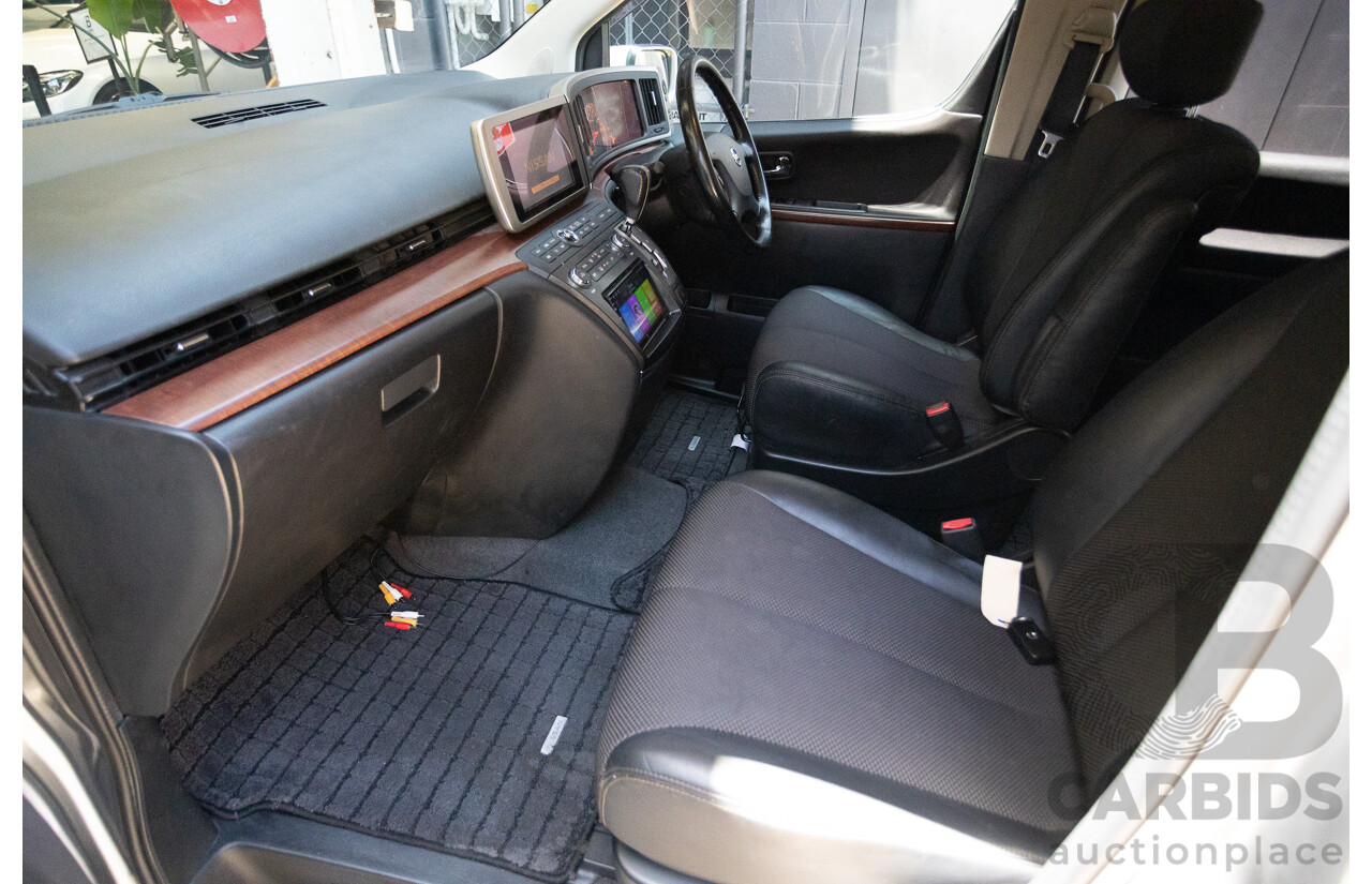 11/2004 Nissan Elgrand E51 Highway Star 4D Wagon Grey 3.5L - 4/2022 Import