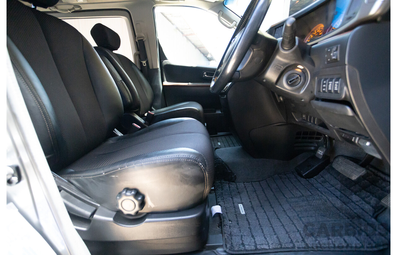 11/2004 Nissan Elgrand E51 Highway Star 4D Wagon Grey 3.5L - 4/2022 Import