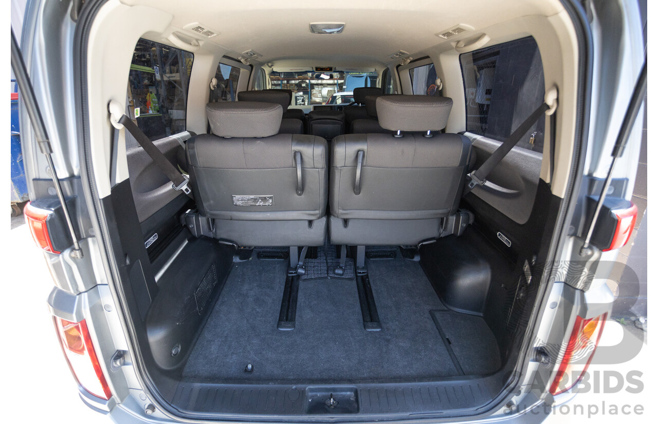 11/2004 Nissan Elgrand E51 Highway Star 4D Wagon Grey 3.5L - 4/2022 Import