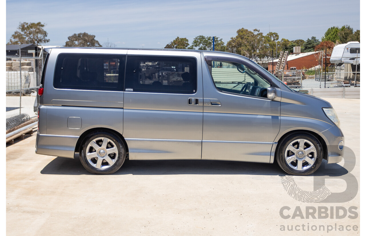 11/2004 Nissan Elgrand E51 Highway Star 4D Wagon Grey 3.5L - 4/2022 Import