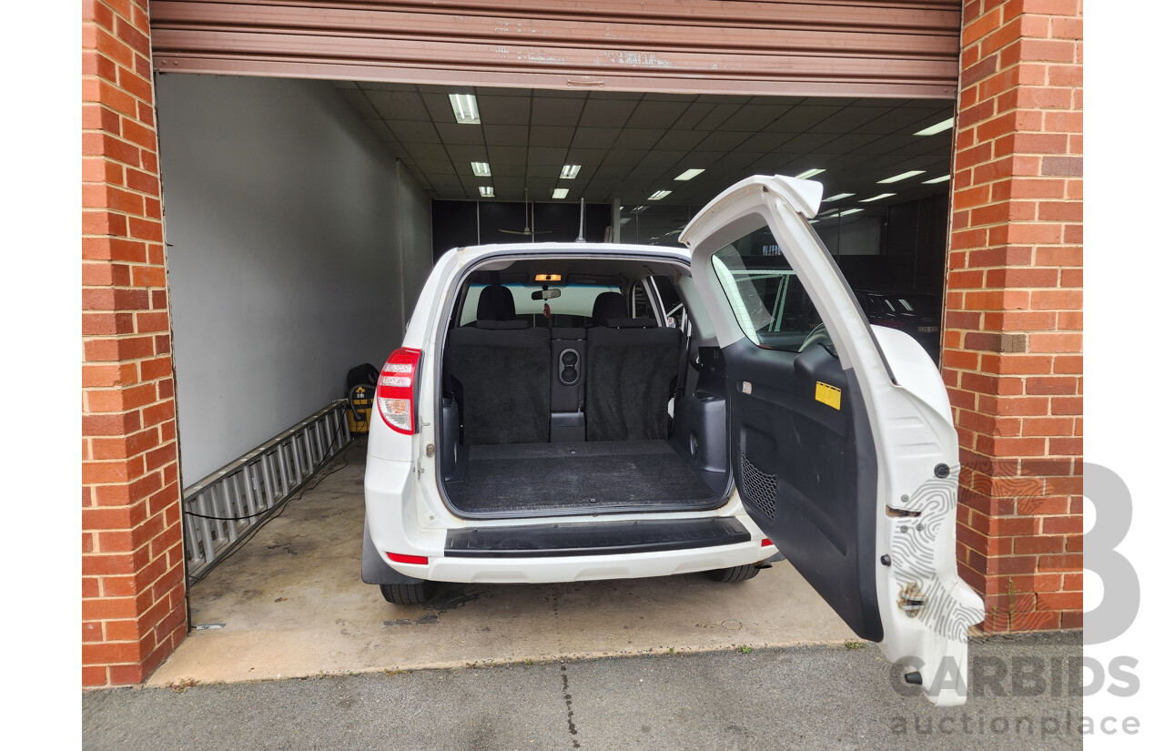 9/2009 Toyota Rav4 CV (4x4) ACA33R 08 UPGRADE 4d Wagon White 2.4L