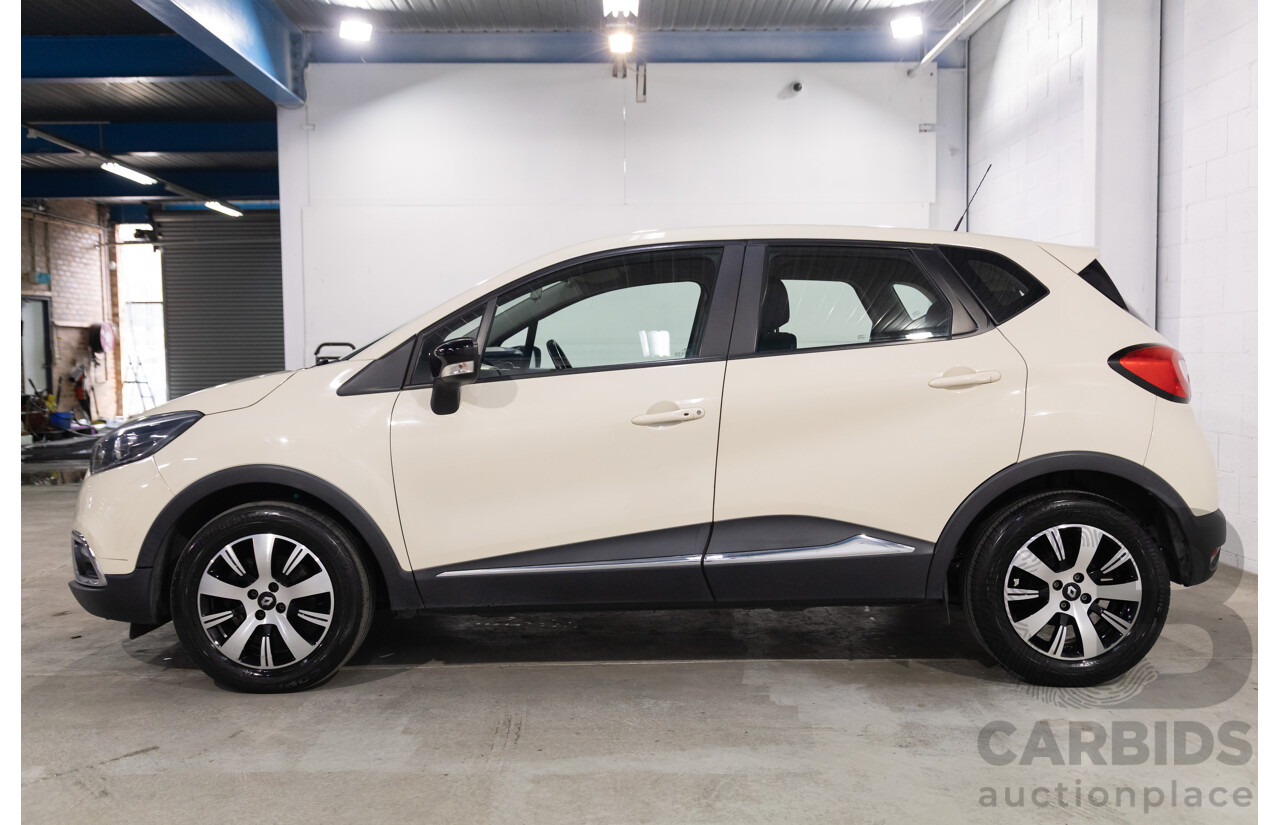 01/2016 Renault Captur Expression (FWD) J87 4d Wagon Ivory White Turbo 1.2L