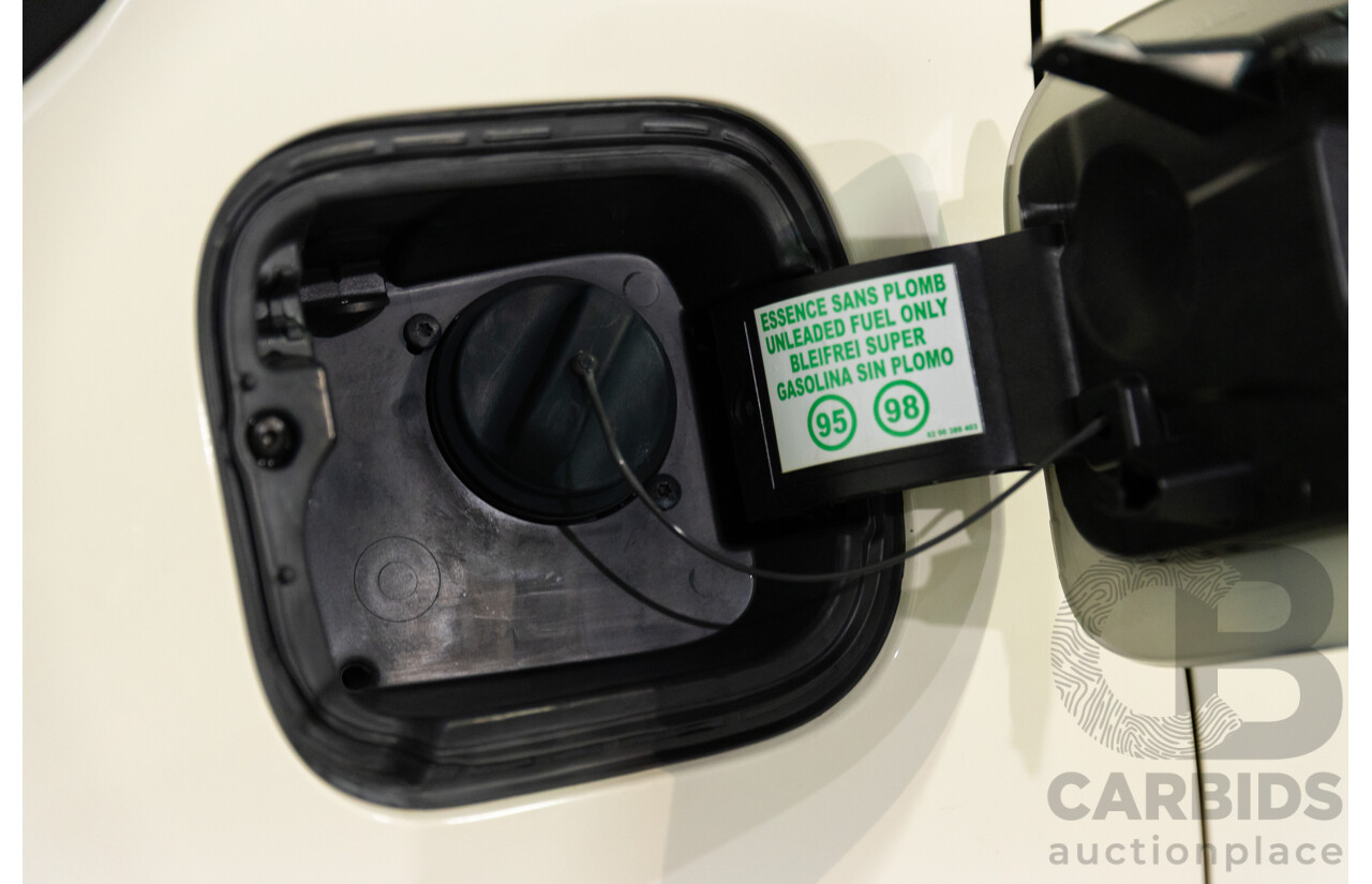 01/2016 Renault Captur Expression (FWD) J87 4d Wagon Ivory White Turbo 1.2L